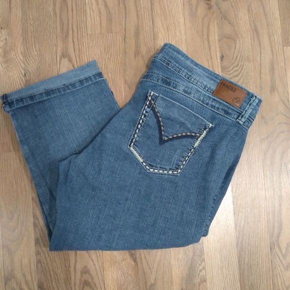 Fragile Jean Capri's.  Size 17 - Picture 8 of 9